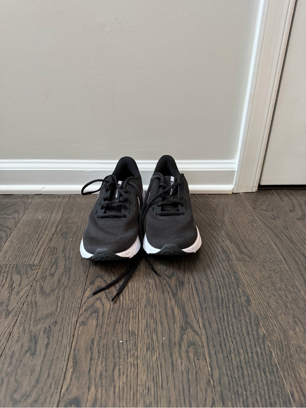 Nike Women’s Black and White Athletic Running Shoes